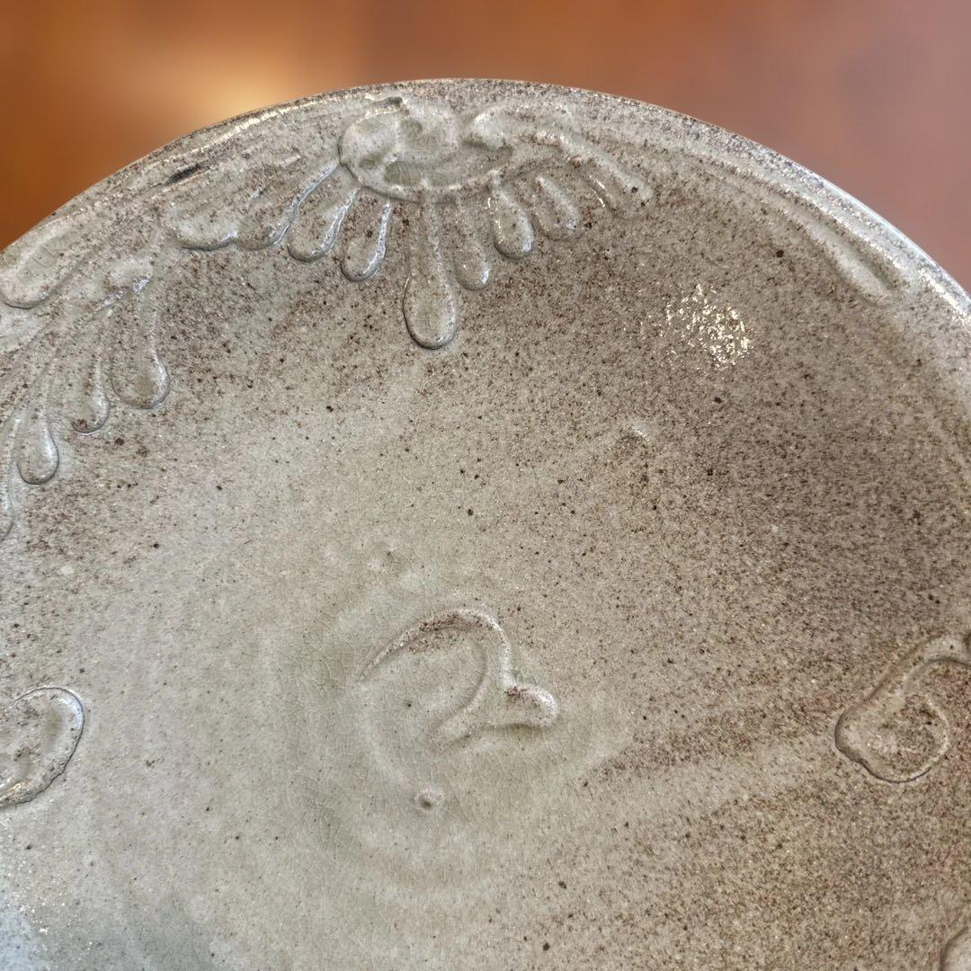 読谷焼.北窯.宮城正亨.尺皿.化粧土. イッチン.