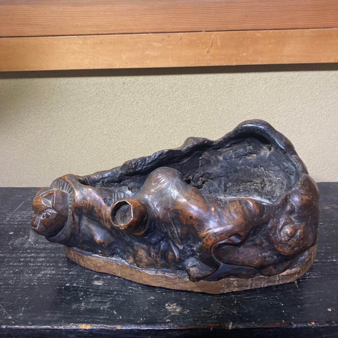 木の根ひょっこり猫　煙草盆