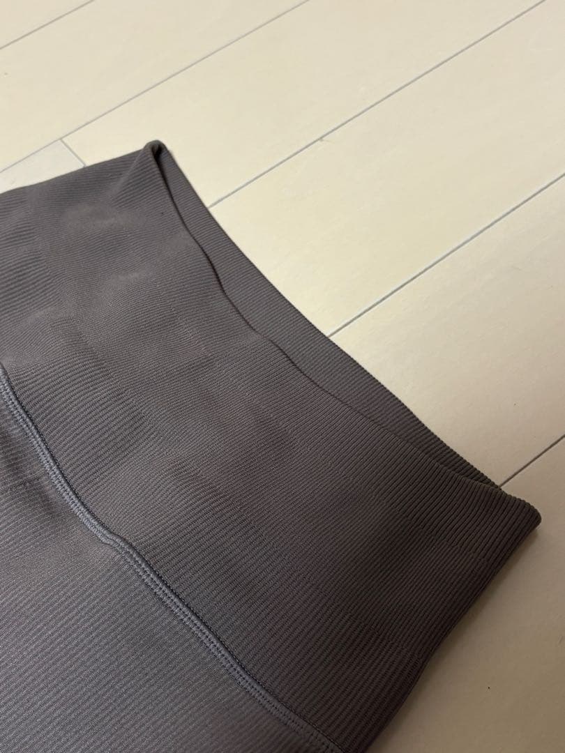 毛玉等なし！alo yoga ハイウェストリブレギンス XS