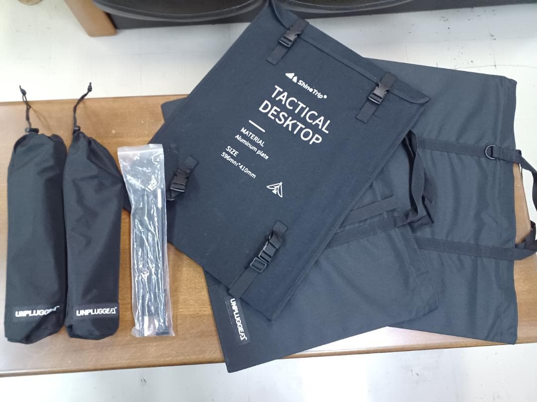 UNPLUGGED テーブル×２セット、ShineTrip天板＋コネクションバー