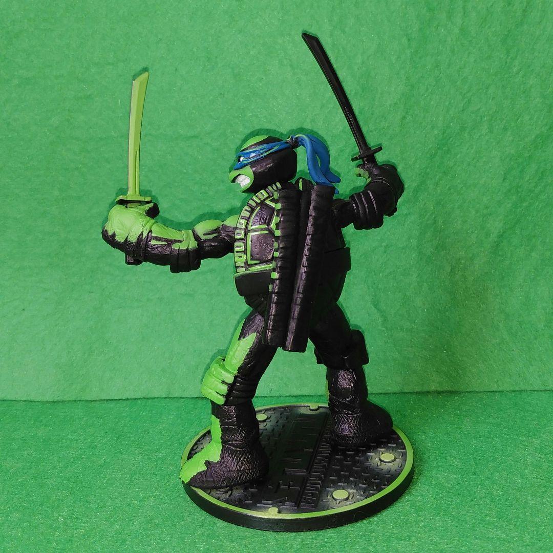 ミュータント　ニンジャ　タートルズ　レオナルド　フィギュア　シャドウ　コミコン