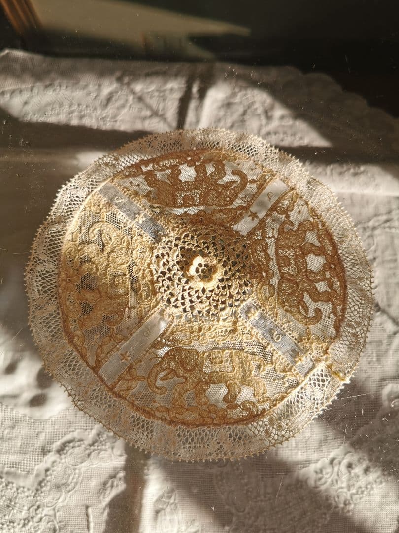 アンティーク 4頭の象アランソン クロシェ編の花 ノルマンディーレースドイリー