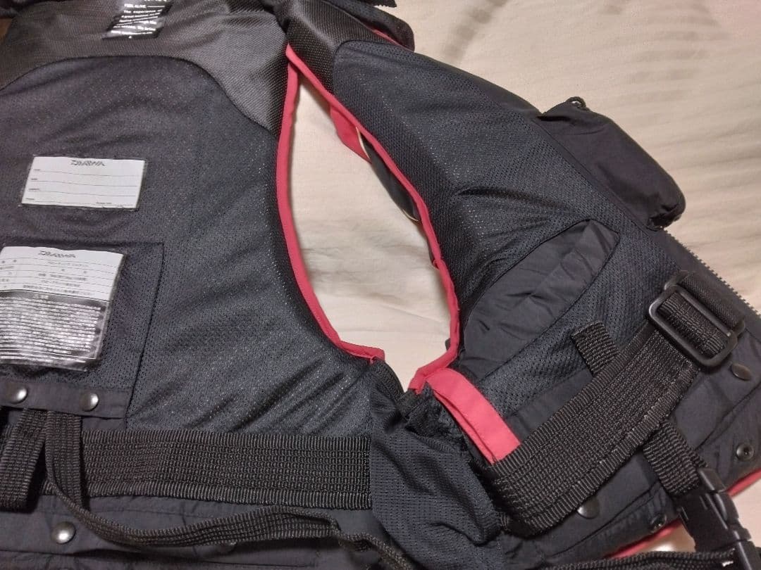 ダイワ　バリアテック枕付フロートベスト　レッド　L