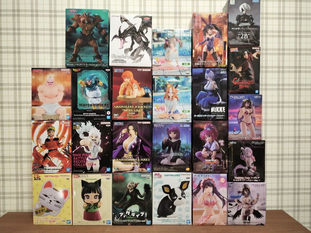 人気フィギュアまとめ売り（24体）2B・ナルト　等　Figure