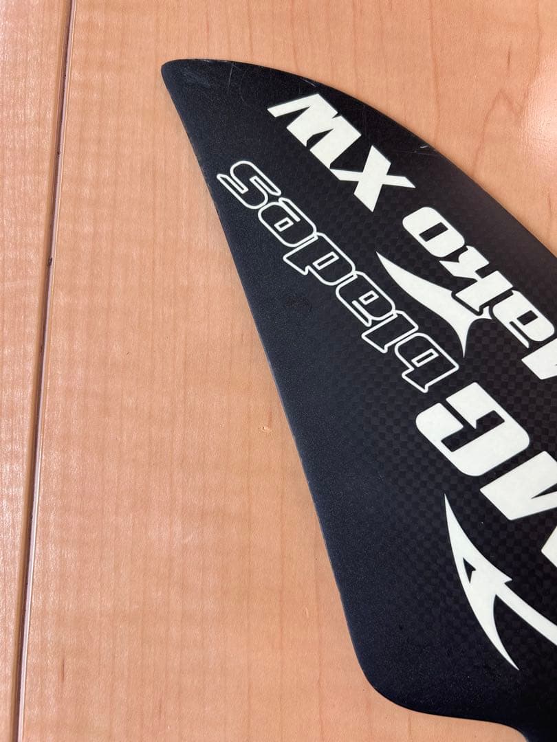 スタンダップパドルボード　カーボンフィン sup