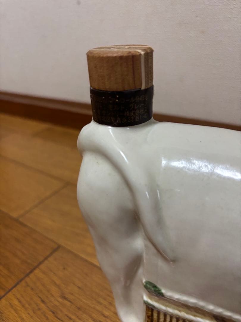 【未開栓】干支 戌 犬型 陶器 ウイスキー サントリー ローヤル12年