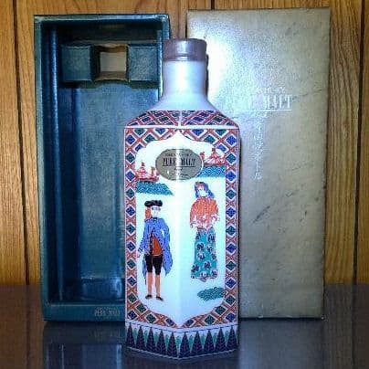 ニッカ　ピュアモルト　有田焼　箱付き