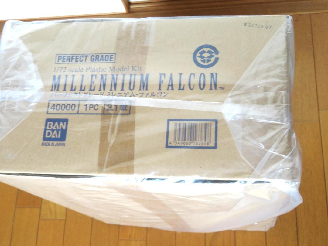 【期間限定特価・美品】プレミアムバンダイ版PG 1/72 ミレニアム・ファルコン