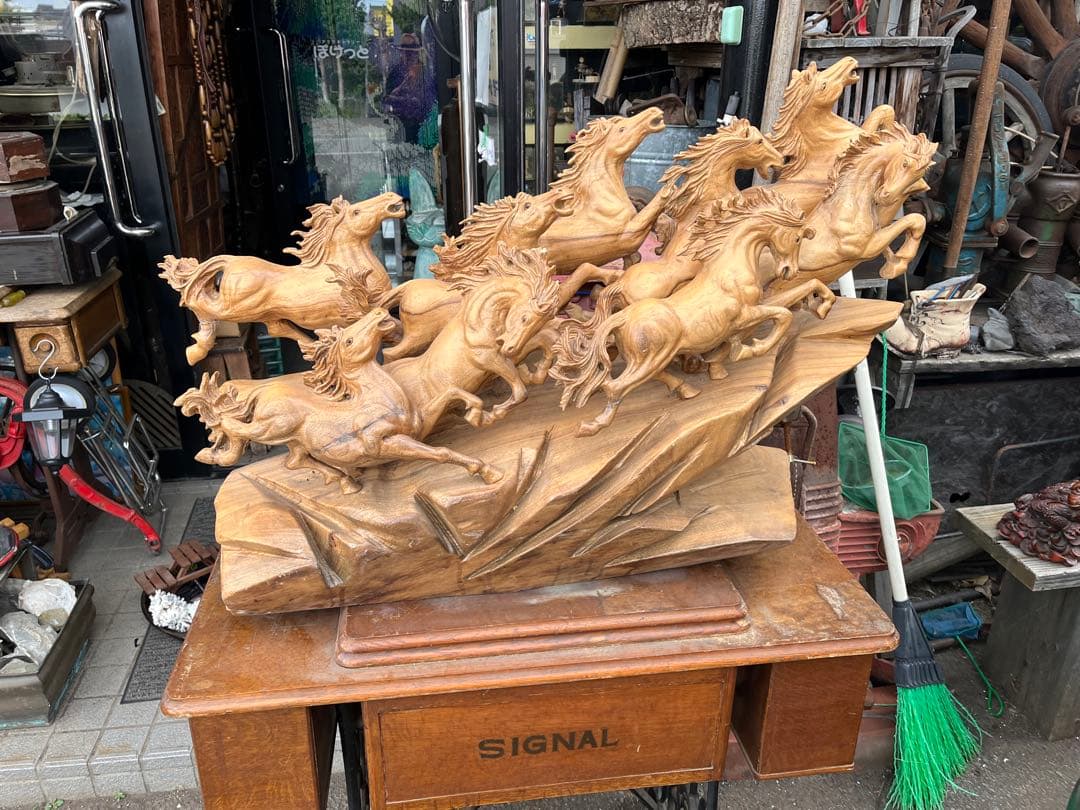 馬の木彫り、木彫り馬、特大95センチ馬群、特大木彫り馬群、９頭の馬、一刀彫り馬群