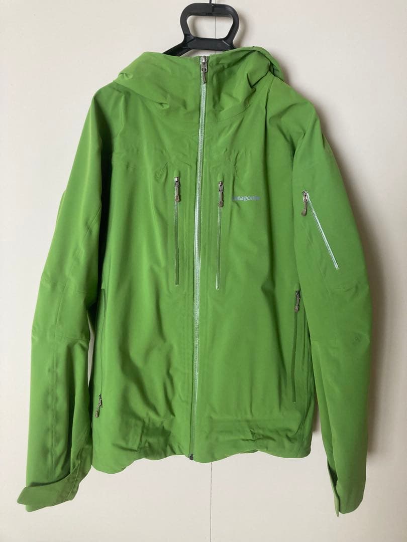 patagonia フード付きジャケット グリーン