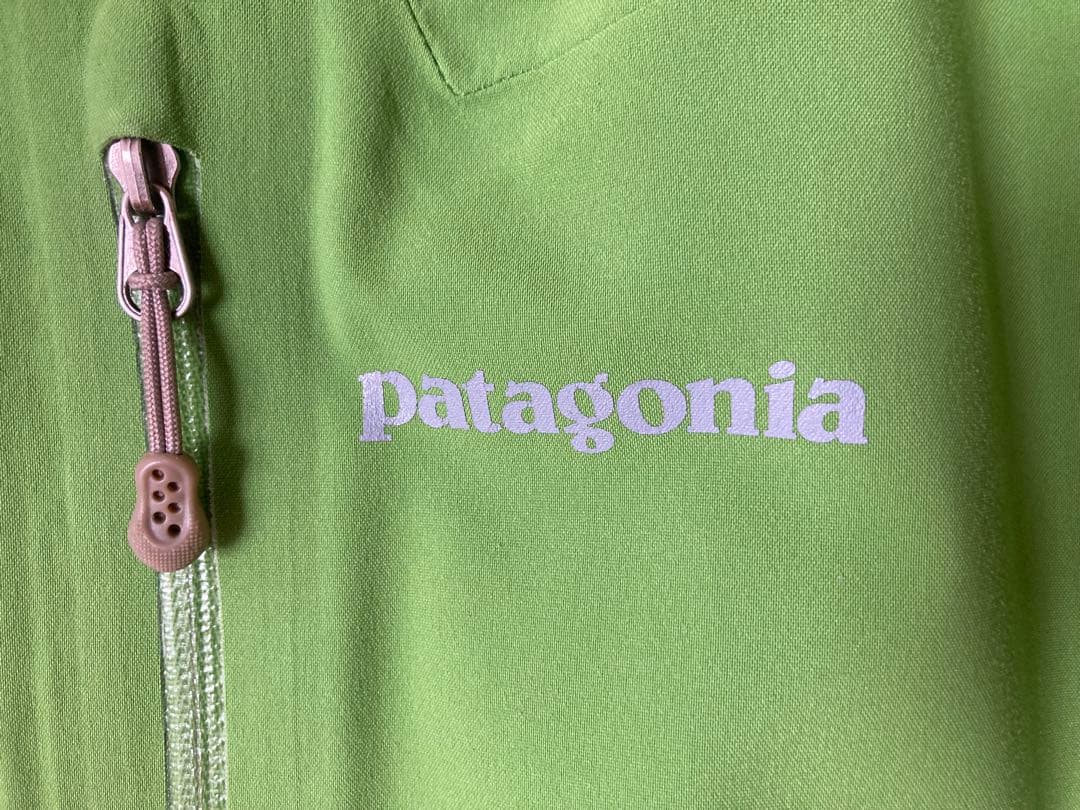 patagonia フード付きジャケット グリーン