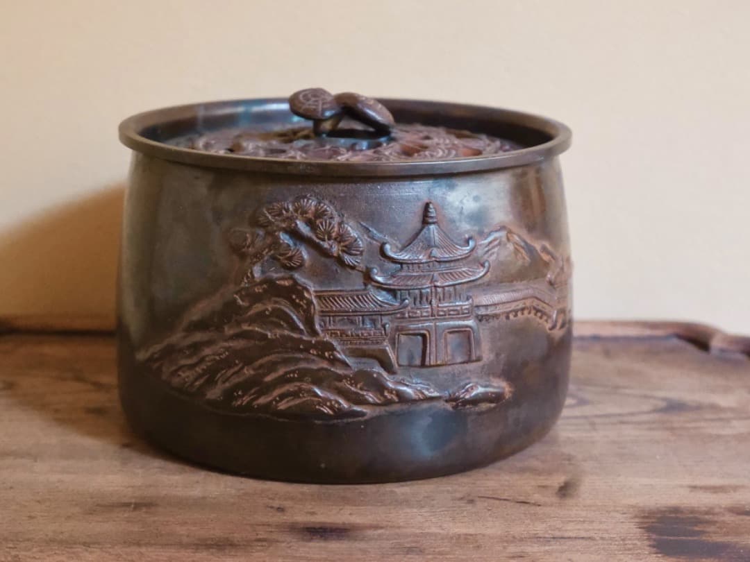 楼閣山水紋　霊芝摘蓋　建水　銅製　茶道具　佐渡銅器　重さ1900g　Q2331