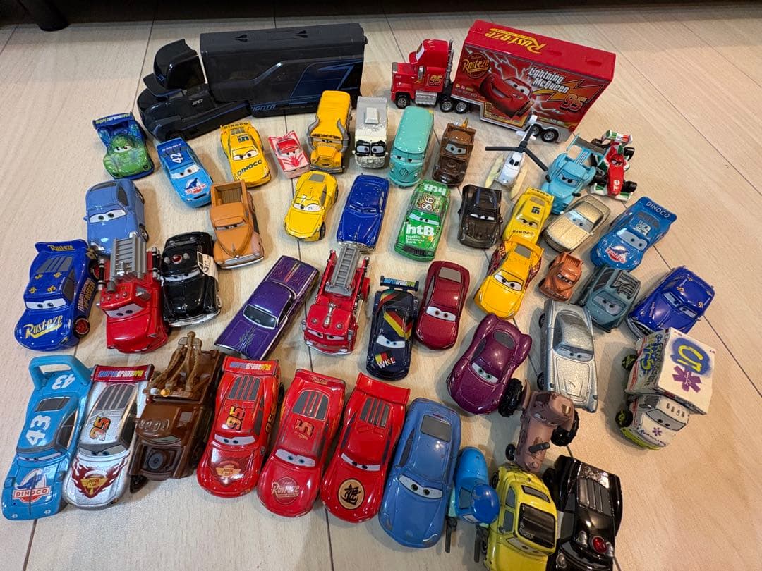 n*o様 カーズ ミニカー 47台セット トラック付き