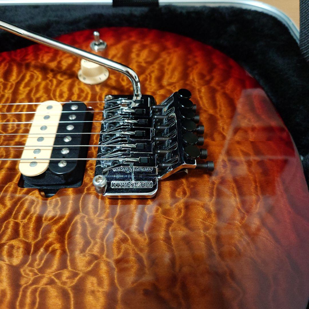 ギター MusicMan Axis Roasted Amber Quilt