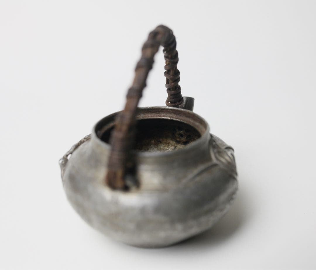 時代 古錫製 銘あり 香山？ 急須 霊知と蘭 細工 茶器 茶道具