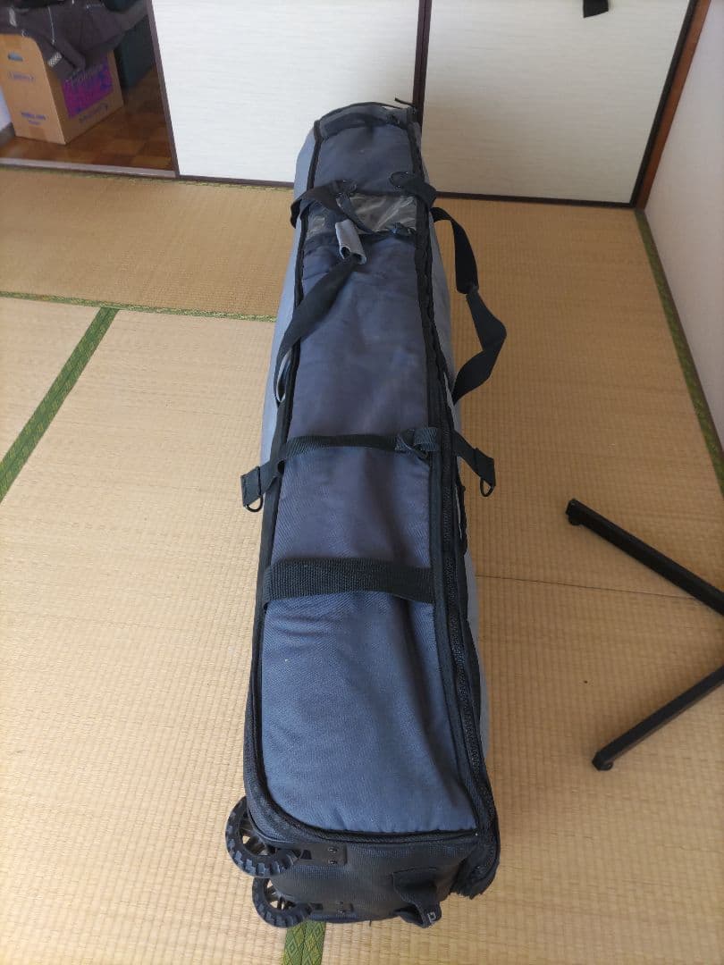 DAKINE 3〜4本用ウィール付サーフボードケース6'8 中古品