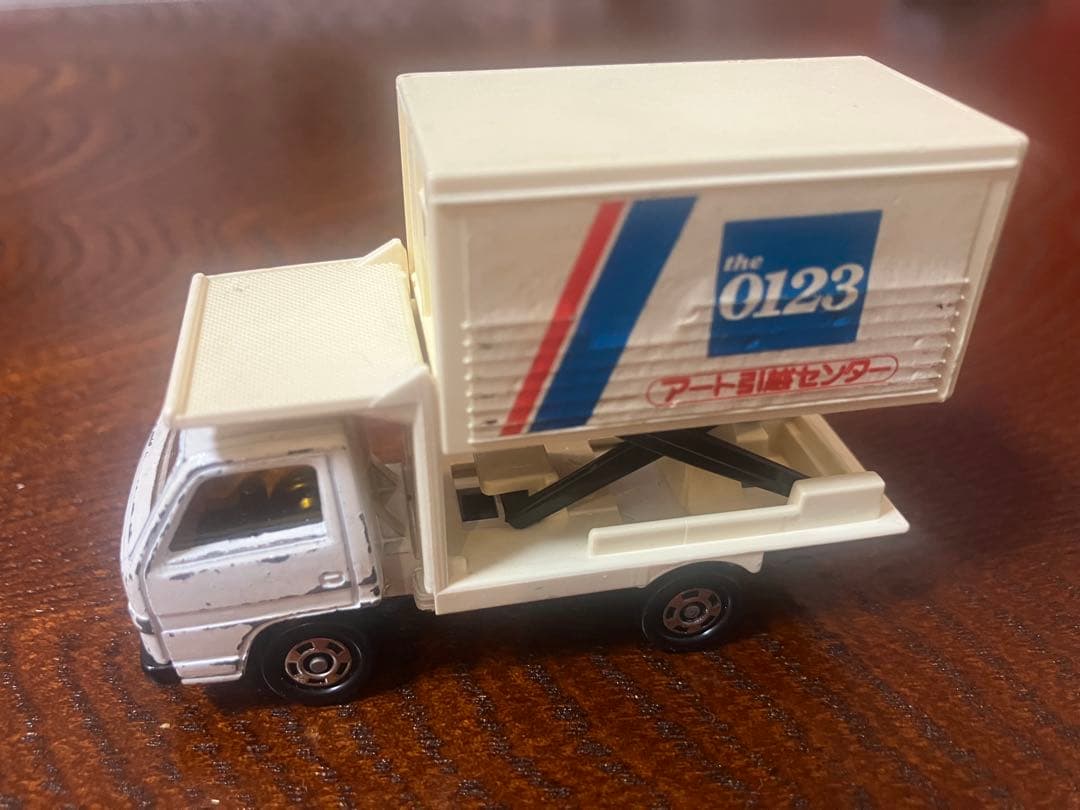 【まとめ売り・レアトミカあり】33台セット ＆ 4段パーキング収納ケース