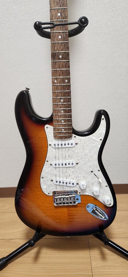 【美品】Squier Deluxe Stratocaster