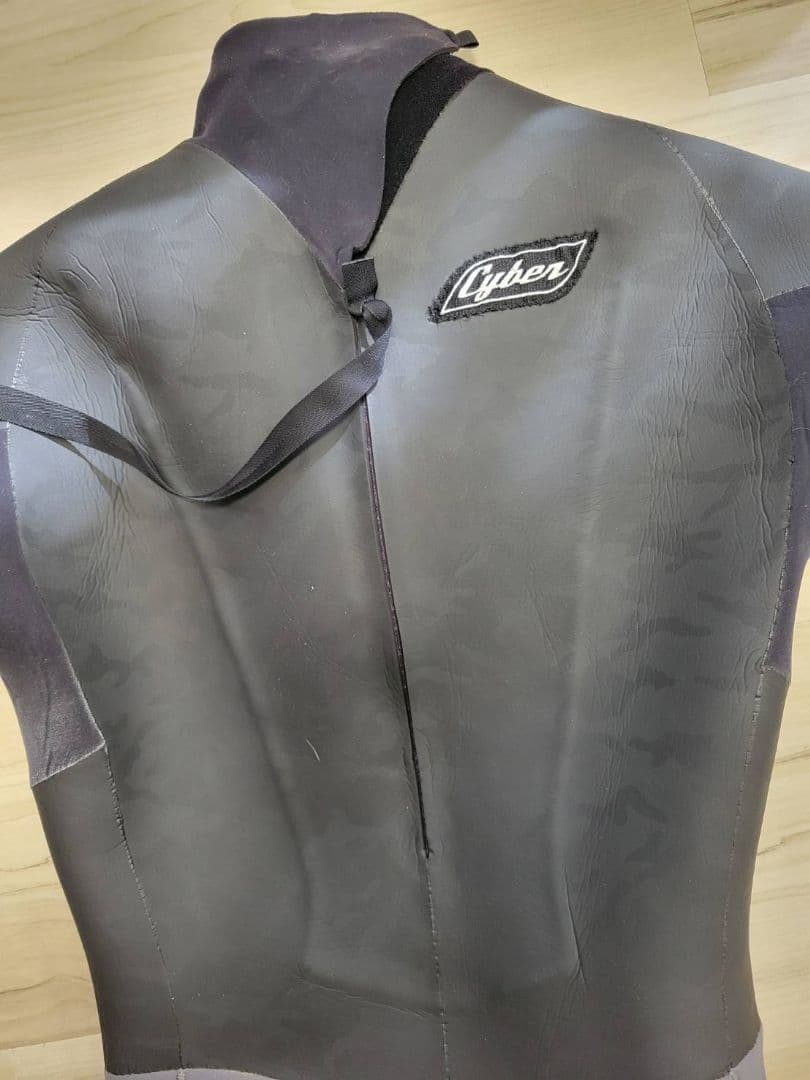 CYBER　サイバー　ウエットスーツ　2回使用