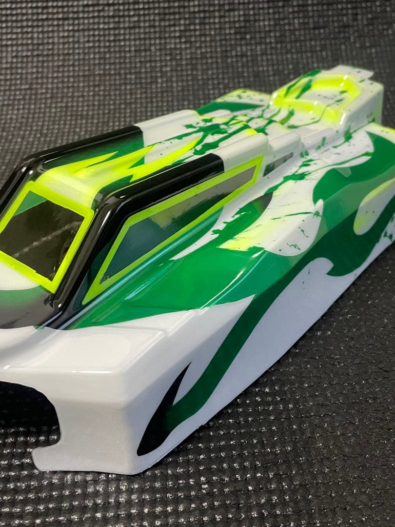 アソシエイティッドB74用塗装済ボディ