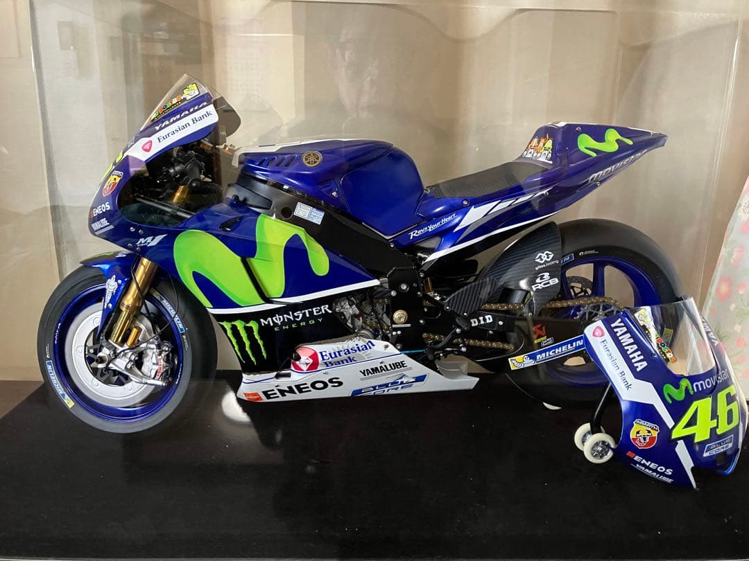 デアゴスティーニ YAMAHA YZR-M1 バレンティーノ・ロッシモデル