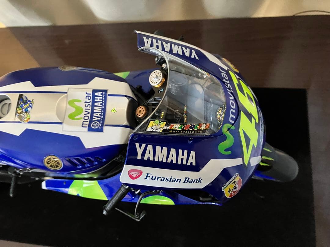 デアゴスティーニ YAMAHA YZR-M1 バレンティーノ・ロッシモデル