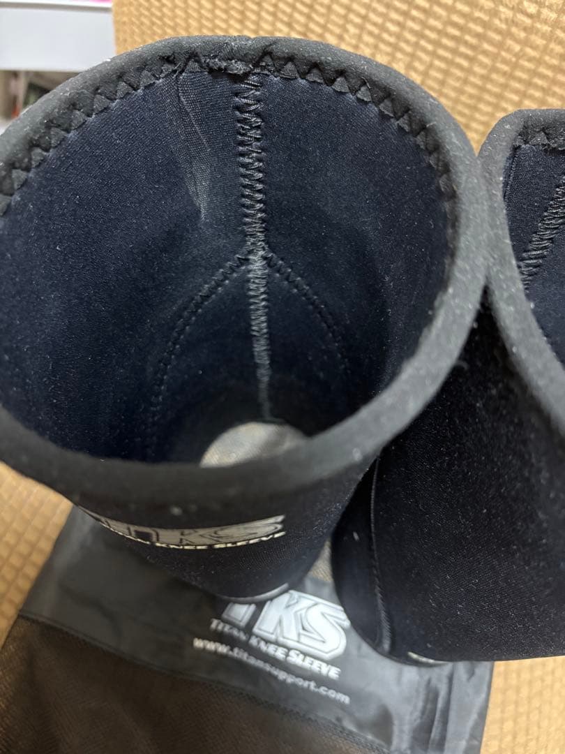 TKS Titan Knee Sleeve 膝サポーター　Sサイズ