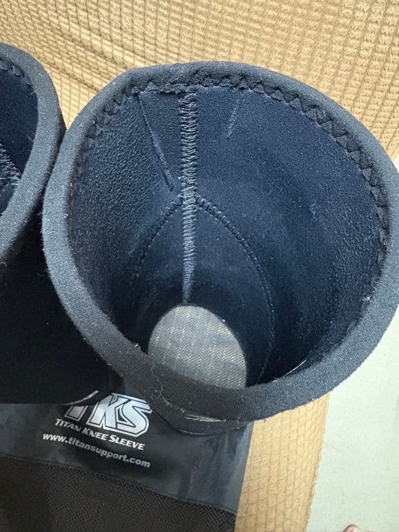 TKS Titan Knee Sleeve 膝サポーター　Sサイズ