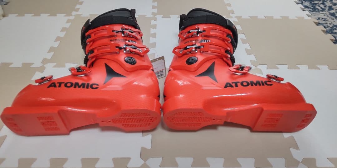 ATOMIC スキーブーツ レッドスター