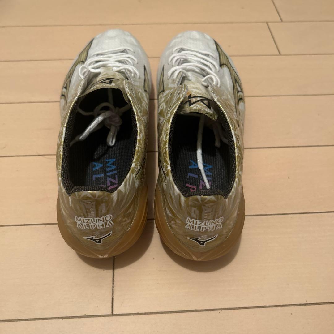 Mizuno Alpha サッカーシューズ ホワイト/ゴールドエリート