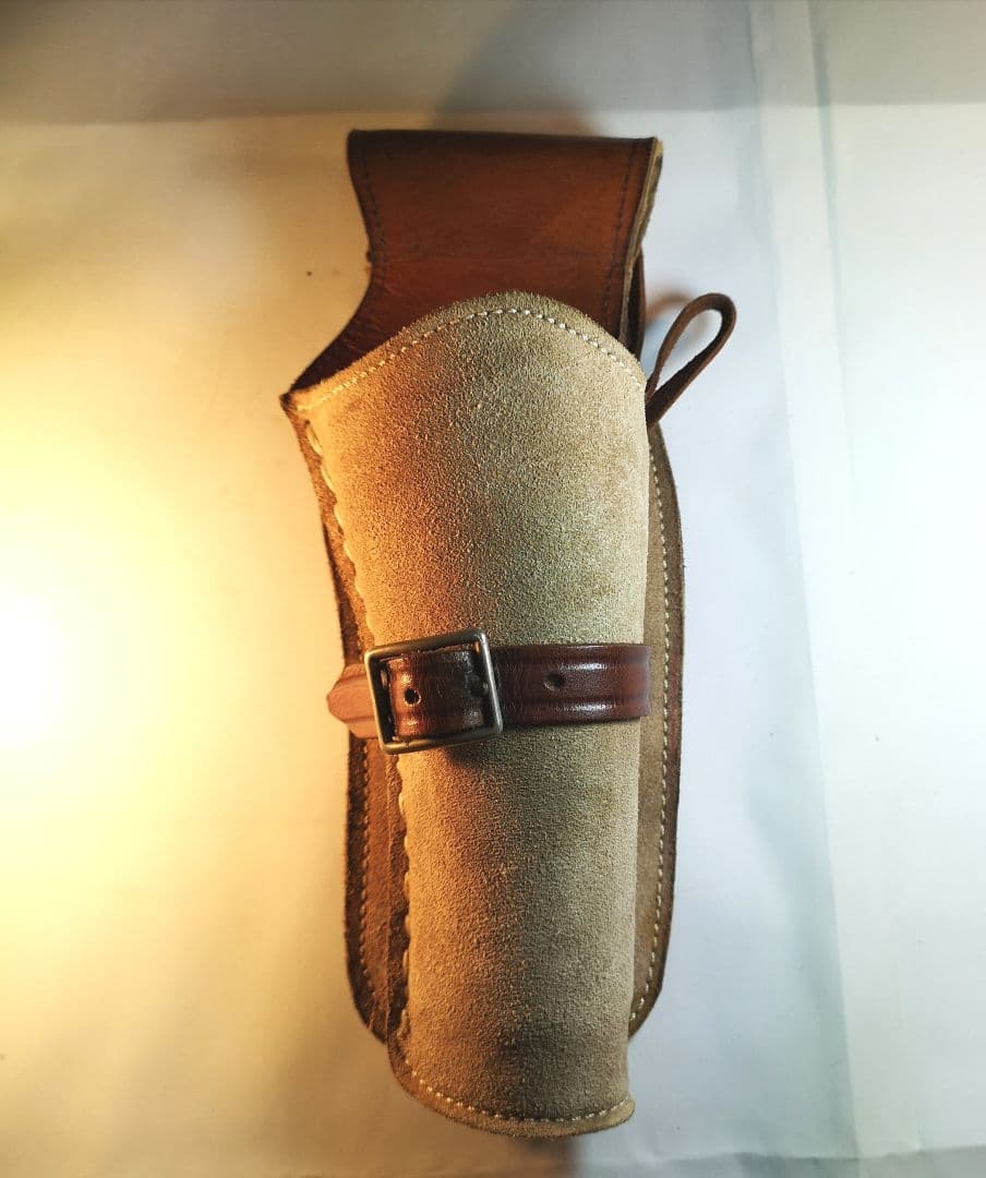 クリント.イ一ストウッドが ”荒野の用心棒\"等で愛用した ホルスターのレプリカ品