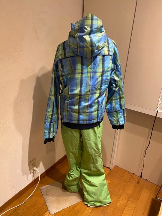 スノーボードウェアー686