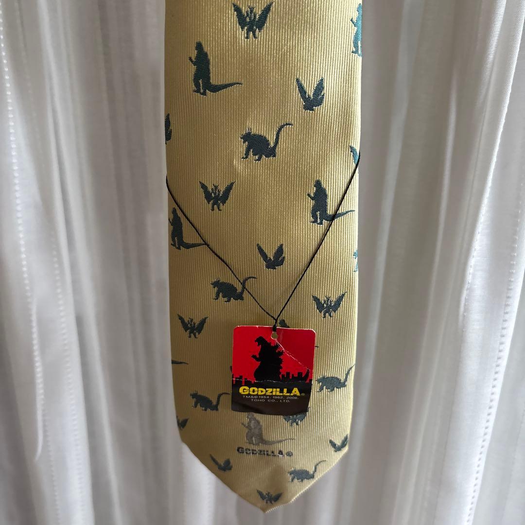 胸像フィギュアケース付 キンゴジ ネクタイ