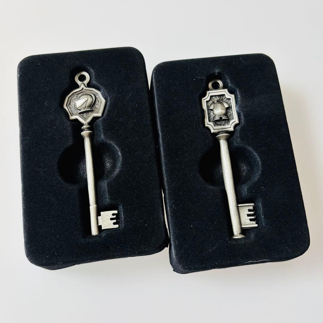 バイオハザードくじ C賞 1/1スケール 洋館の鍵 2種セット 兜 鎧