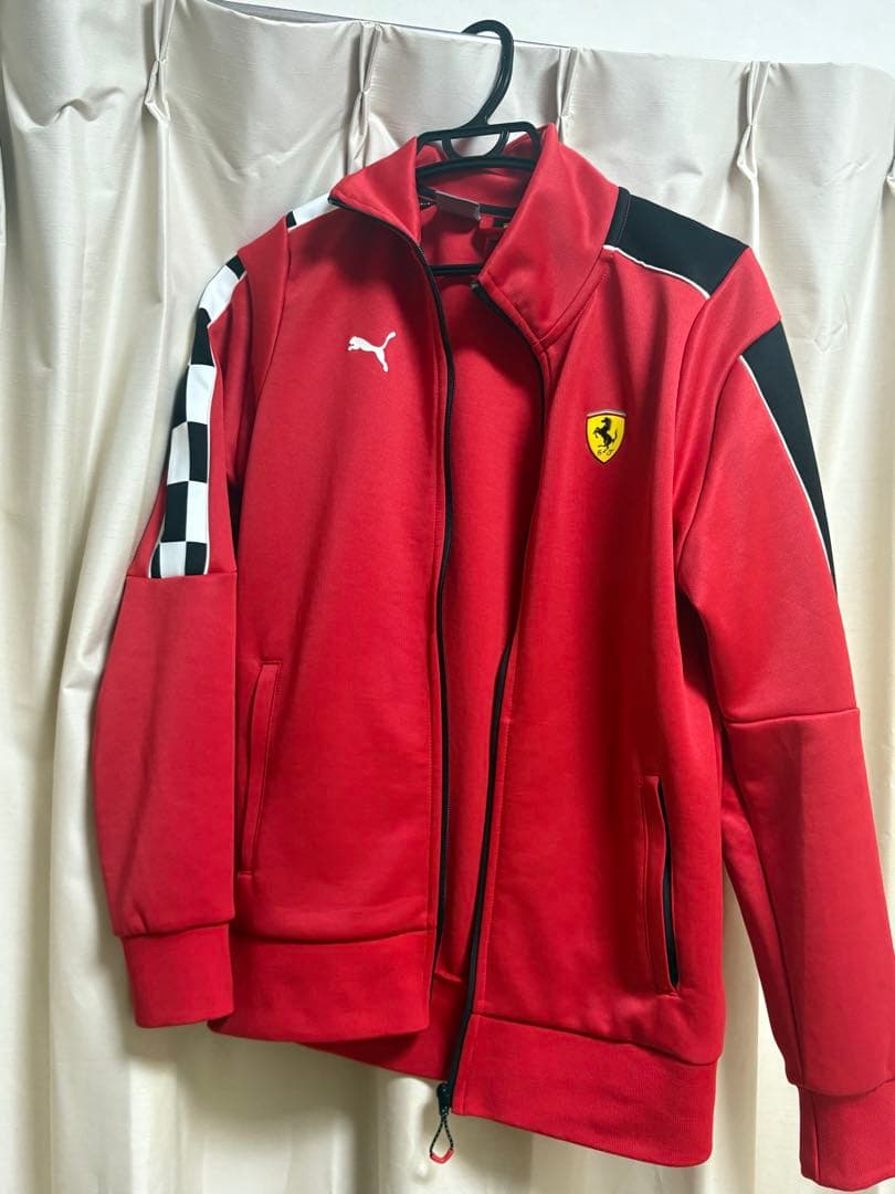 Puma フェラーリ 赤 ジャージ