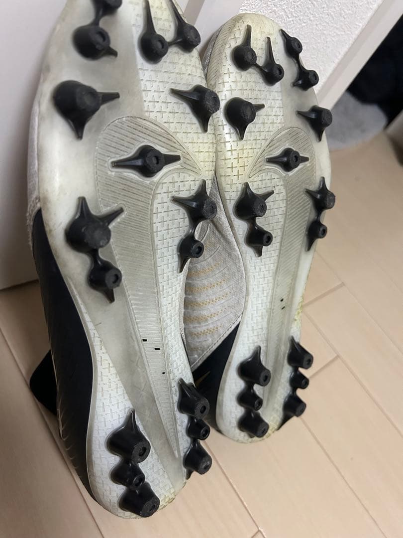 Nike サッカーシューズ スパイク ホワイト/ブラック/ゴールド