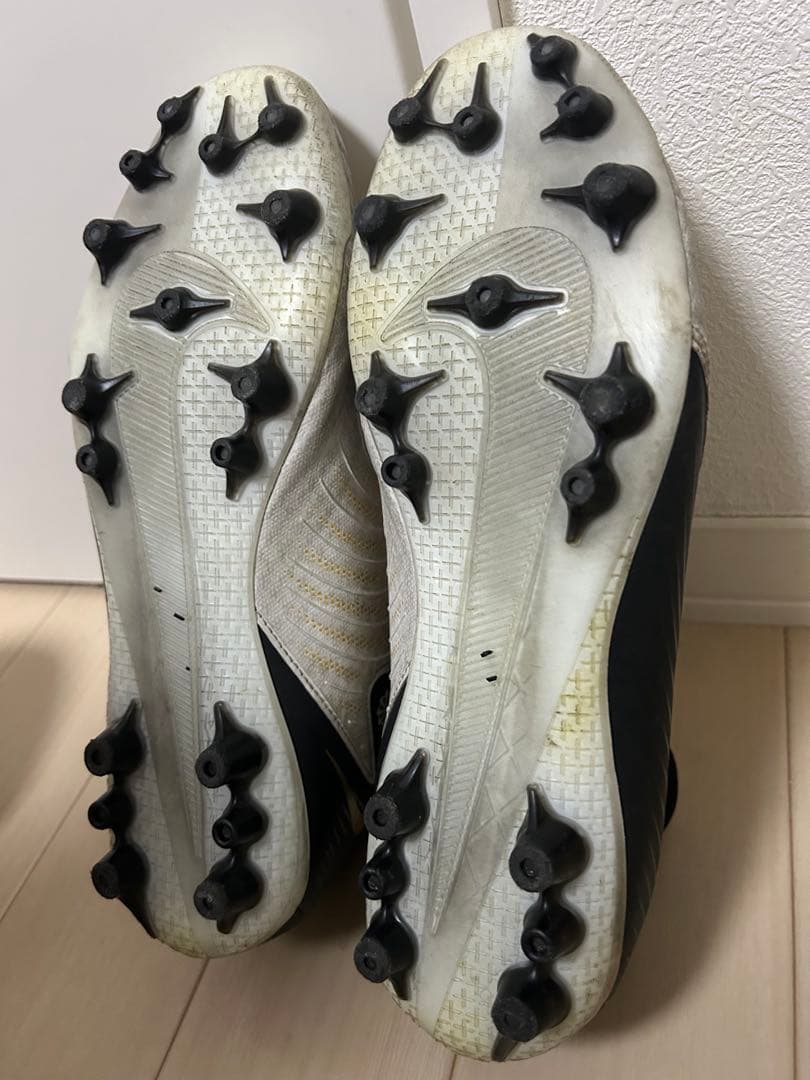 Nike サッカーシューズ スパイク ホワイト/ブラック/ゴールド