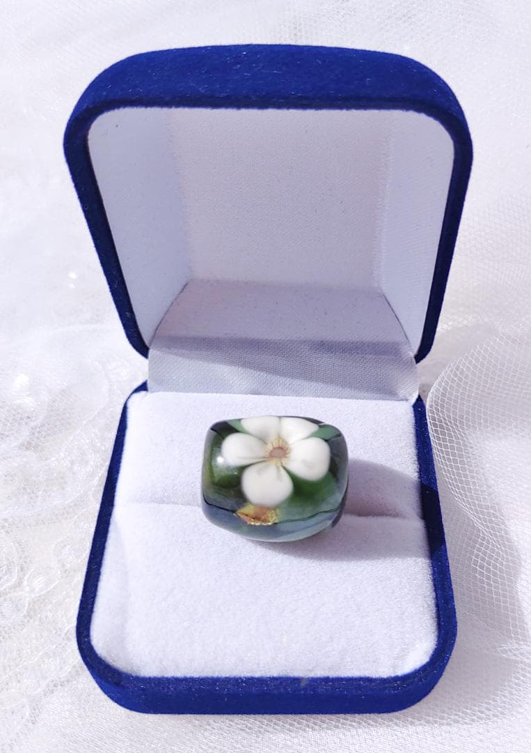 吉田正子トンボ玉（漆）　ガラス玉に込めた日本画　和のこころ　癒しの伝統美術