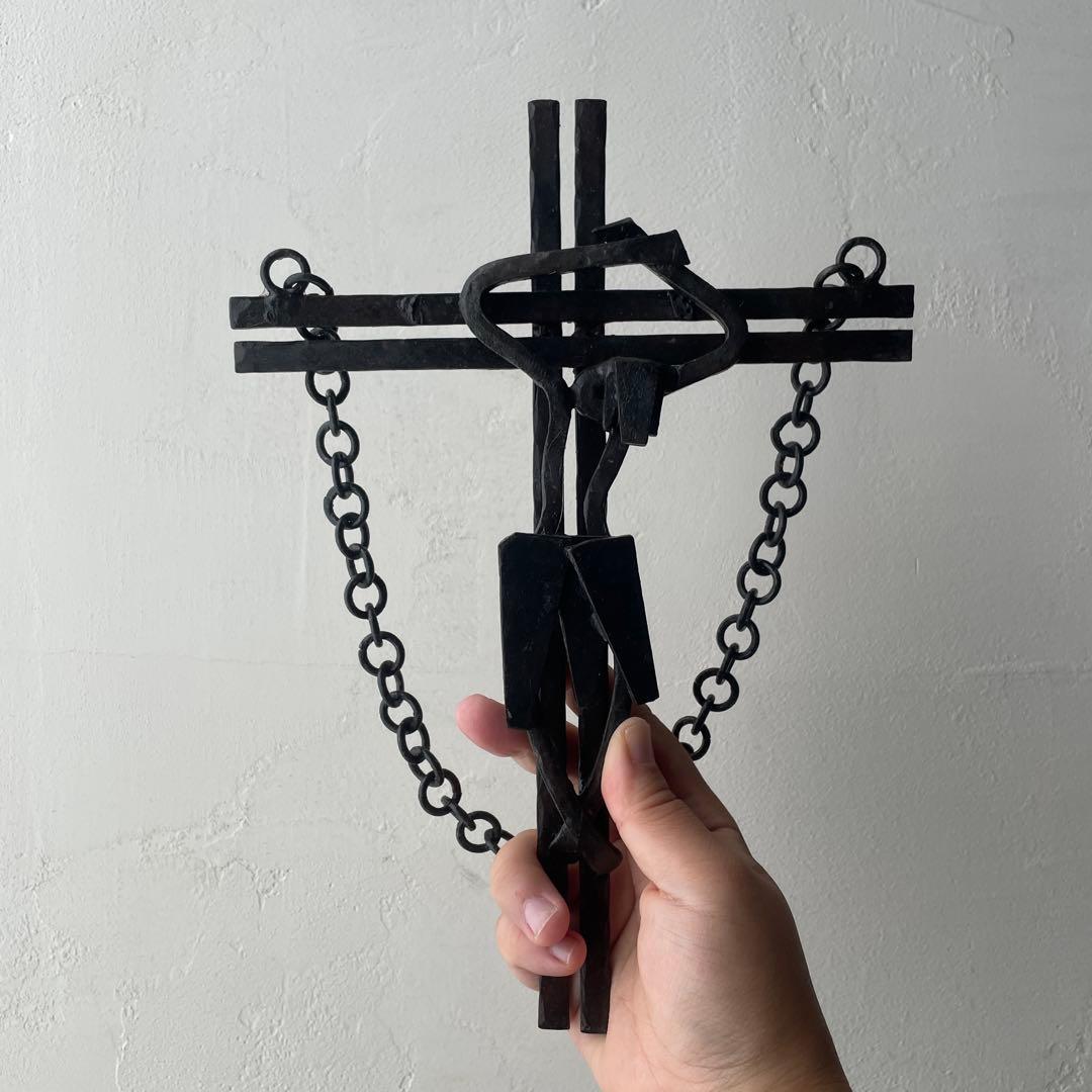 鉄の十字架　溶接　抽象的なイエスキリスト像　アイアン　モダニズム　キュビズム