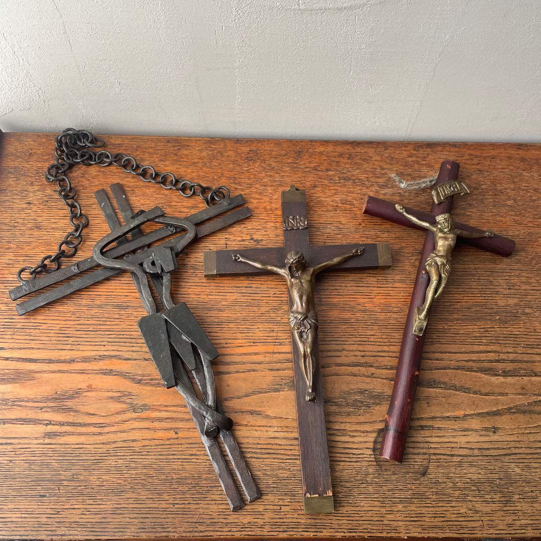 鉄の十字架　溶接　抽象的なイエスキリスト像　アイアン　モダニズム　キュビズム