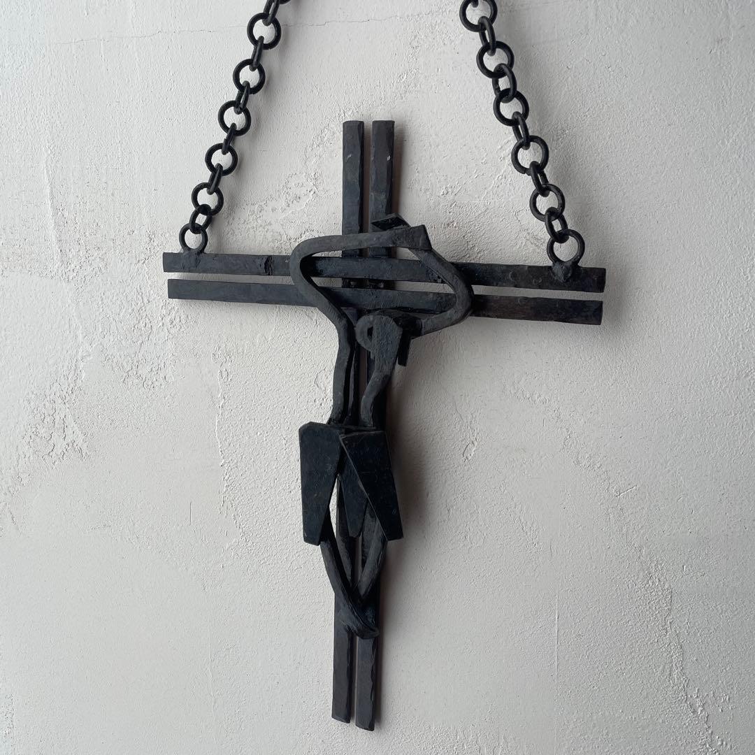 鉄の十字架　溶接　抽象的なイエスキリスト像　アイアン　モダニズム　キュビズム