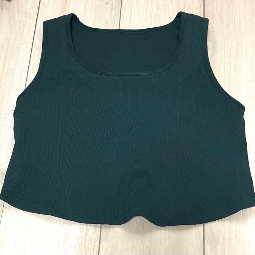 ダークグリーン ノースリーブ クロップトップ ヨガウェア