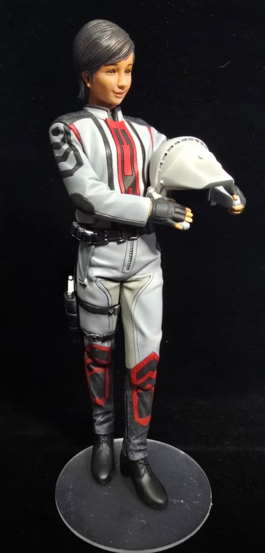 ウルトラマンティガ　レナ隊員　レジンキット完成品