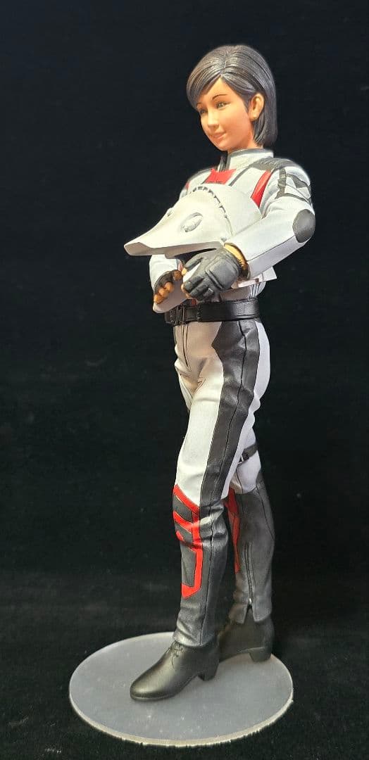 ウルトラマンティガ　レナ隊員　レジンキット完成品