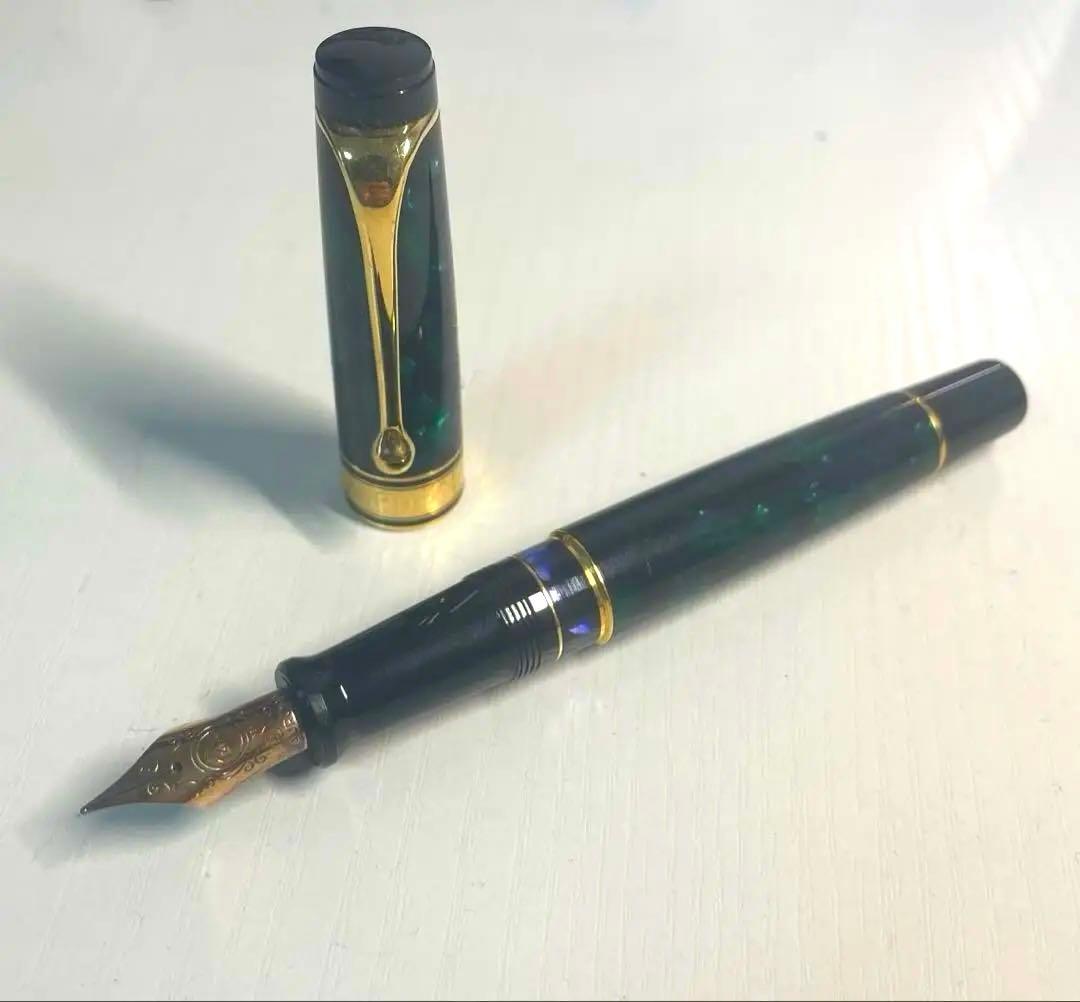 アウロラ　オプティマ　万年筆　ペン先14K　Ｆ　グリーン