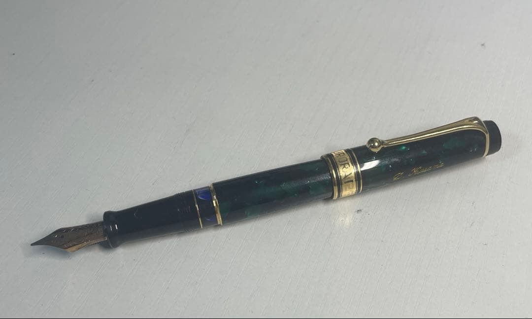 アウロラ　オプティマ　万年筆　ペン先14K　Ｆ　グリーン