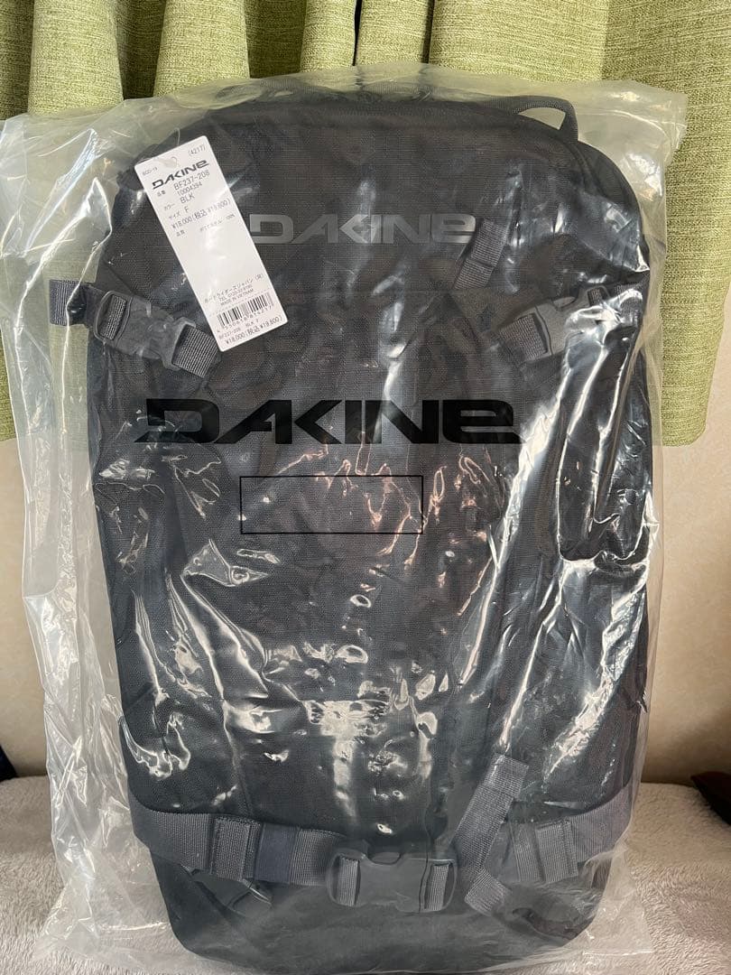 DAKINE ブラックバックパック 未使用12リットル