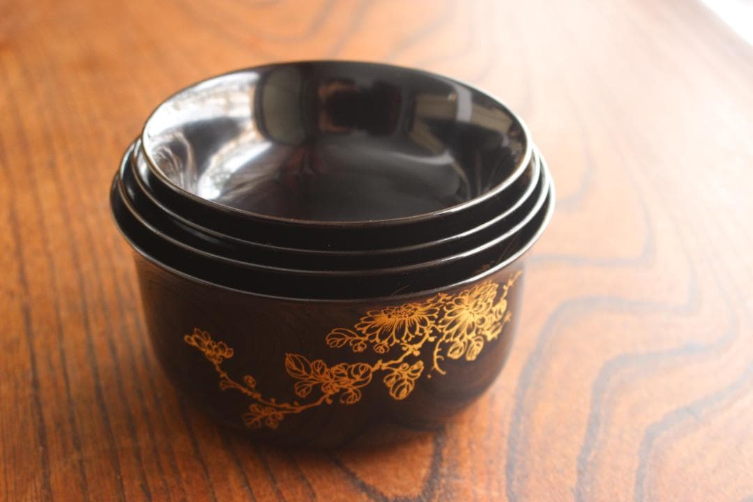 時代逸品！端正な時代黒漆に極上菊蘭蒔絵の映える四つ椀（検懐石道具蒔絵椀茶道具
