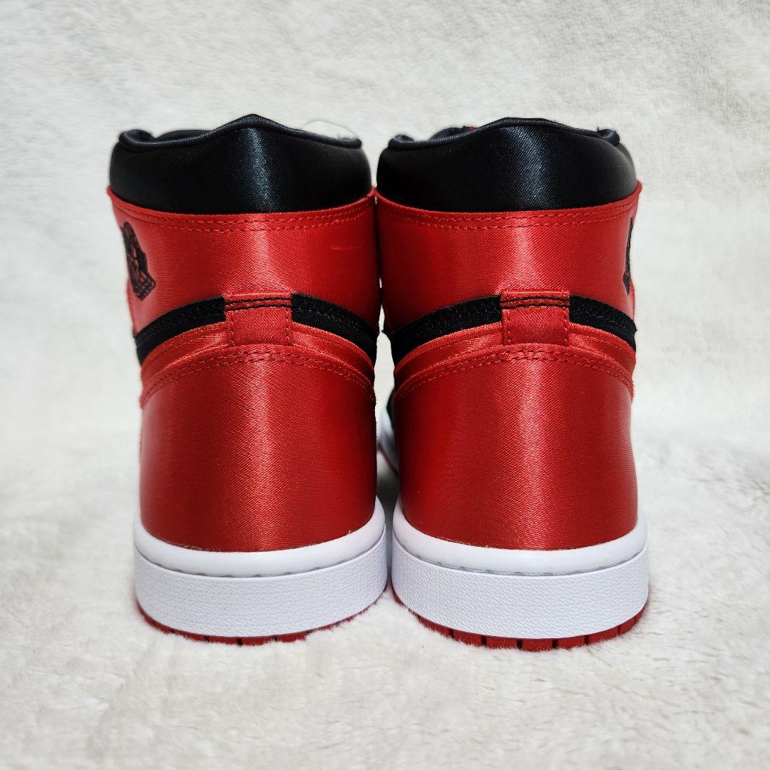 NIKE エアジョーダン 1 レトロ ハイ OG SATIN BRED