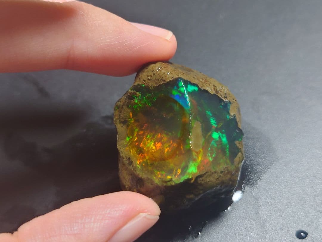 【105CT】特大　エチオピア　プレシャス　オパール 原石 鉱物　標本　ウェロ